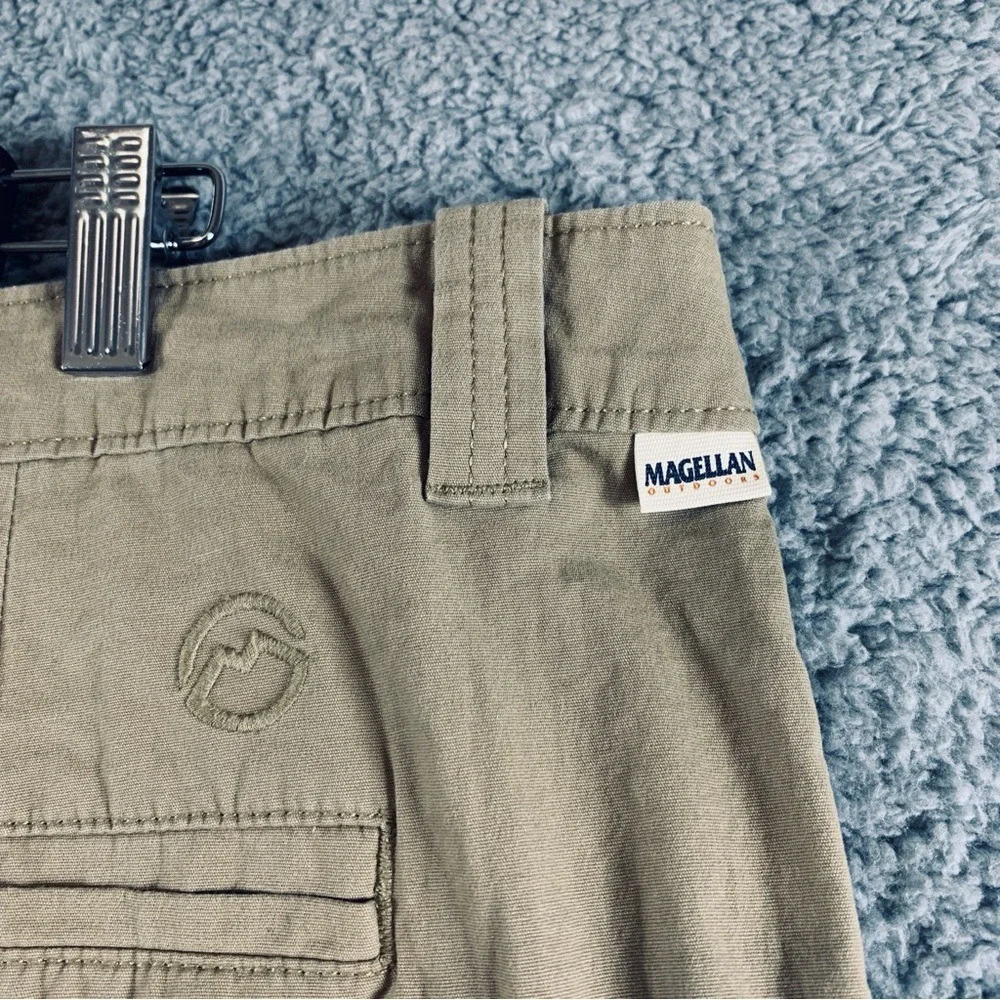 Magellan Outdoors Shorts Men's Flat Front Cotton Blend Khaki Size 40W Inseam 10